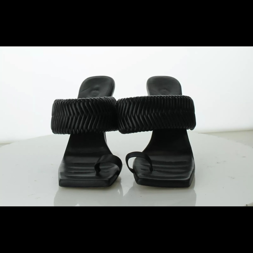 GIA - Picture 3 of 5